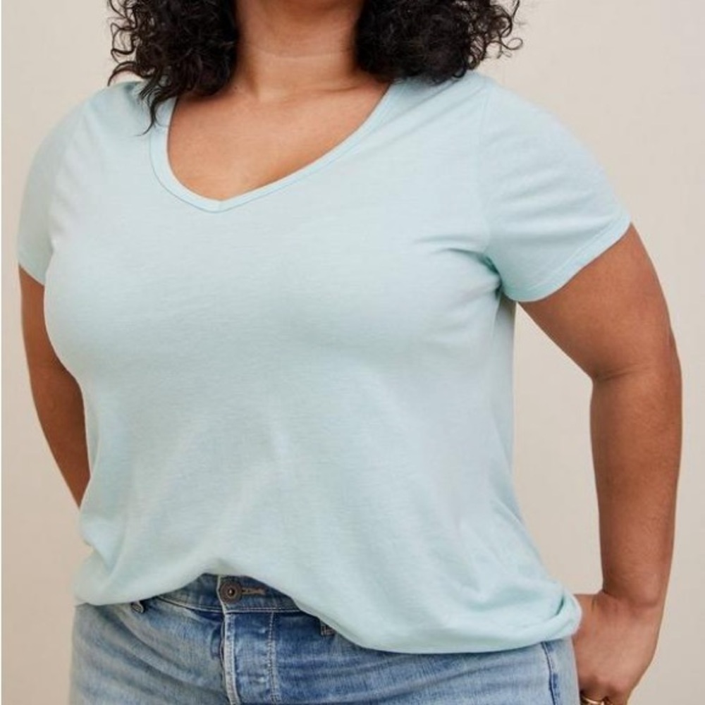 Women’s torrid 1 Pale Blue Girlfriend Signature Jersey V-Neck Tee 14 16 1X 1XL